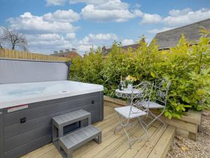 Exceptional Holiday Home 5 with Hot Tub Pickering