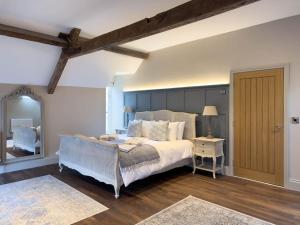 Exceptional Holiday Home 5 with Hot Tub Pickering