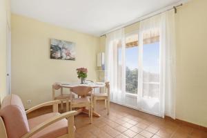 Appartements Le Mas Berliat F2 N°14 : photos des chambres