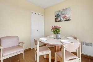 Appartements Le Mas Berliat F2 N°14 : photos des chambres