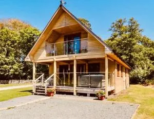 Artro Lodge Luxury 3 Bedroom, 3 Bathroom & Hot Tub - Llanbedr