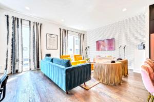 NEW Nash Eras - Rooftop Decks with Hot Tub - 15 Beds