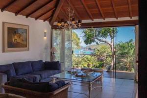 Paraíso Buziano 2- Luxo e conforto a 3min pé areia