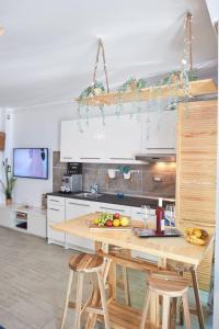 Three Lights Studio by ALZ