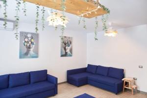 Three Lights Studio by ALZ