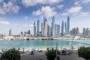 Sea and Palm View from 1BD apt in Beachfront - 4-star hotels in Dubai
