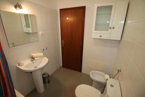 Portinho II-Modern apt with balcony facing the sea