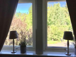 Eget hus i Tyresö Trollbäcken, kanoter ingår.