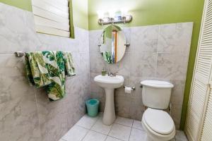 YanceyLargoEstate-3 BR Villa withMountain Views villa