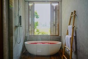 Villa Berramah - Tropical Retreat Rooftop Villa near Tanah Lot