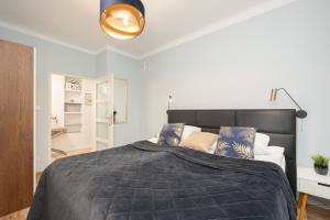 Family Unique Apartment for 4 people in Warsaw Wola by Noclegi Renters