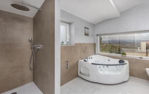 Gorgeous Apartment In Bregi With Wifi 