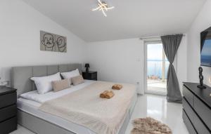 Gorgeous Apartment In Bregi With Wifi