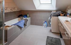 Appartements Nice Apartment In Champagnole With Wifi : photos des chambres