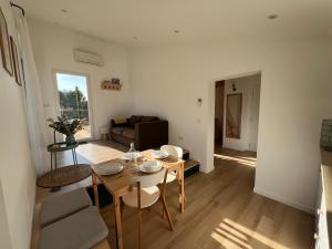 Paisible gîte moderne avec vue sur le Luberon