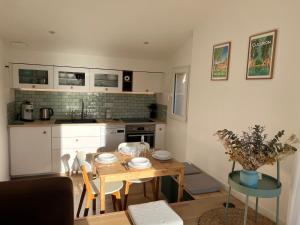 Paisible gîte moderne avec vue sur le Luberon