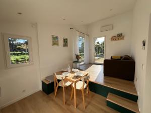 Paisible gîte moderne avec vue sur le Luberon