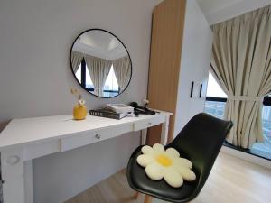 Pavilion Bukit jalil Walking Distance 2 Bedroom 2-4Pax