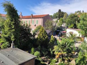 APT CENTRAL Self Check in, Wi-Fi, AC