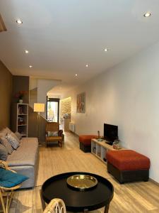 Au pied de la Cité Médiévale, piscine, vue extraordinaire, gîte La Trivala à Carcassonne