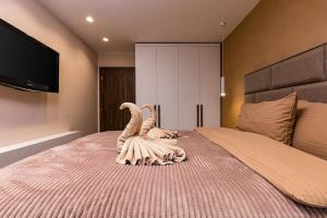 Central Victoria Home 2-bedroom apt