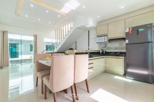 Belo apto a 400m da praia de TaperapuãBA EDT0009