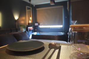 EL MEIR PRIME CABIN w Bathtub near EK