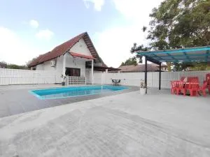 Afamosa Chill With US / Private pool / Pool Table - Kampong Pulau Sebang