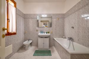 SARDINIA RE - Corso 32 img32