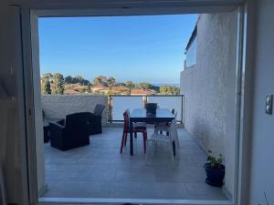 Appartements Air-conditioned apartment beach access on foot : photos des chambres