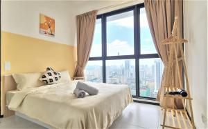 Cityscape Suite, 4 to 5 Pax at Urban Suites Georgetown by SuperStay