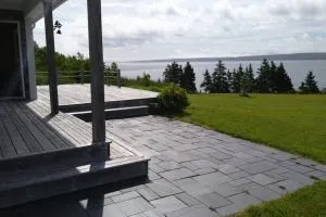 Beautiful oceanfront cottage - Whitehead