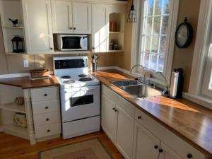 Beautiful oceanfront cottage