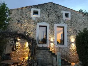 Charmant moulin en pierre - Saint-Pierre-de-Vassols