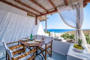Sunny Getaway in Mykonos Lia Beach - Merchia Beach
