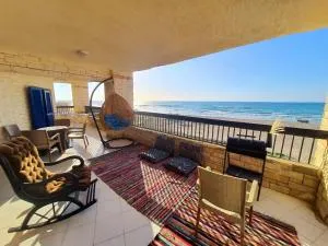 Hotel appartment sea view 3 bedrooms 3 toilets 3rd floor free wifi Bellevue village agami alexandria families are preferred available all year days - El-Shaikh Mabrouk