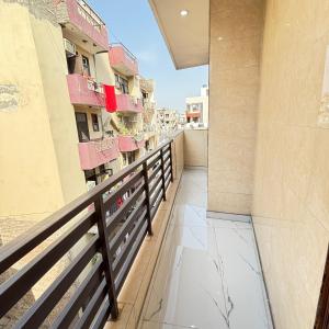 2bhk near IGI Airport New Delhi Yashobhoomi Manipal and Venkateshwar Hospital