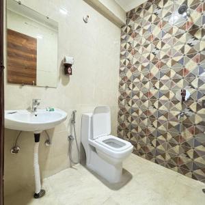 2bhk near IGI Airport New Delhi Yashobhoomi Manipal and Venkateshwar Hospital