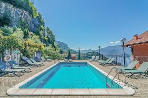 Golden View Apartment