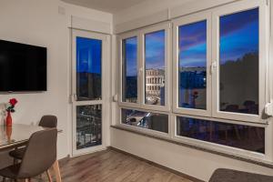 Sylvia Center Apartment