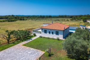 Ferienhaus mit Privatpool für 6 Personen ca 100 qm in Šišan, Istrien Südküste von Istrien