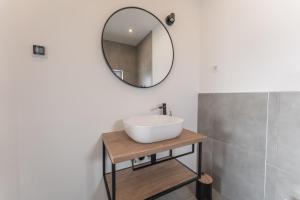 Bernie apartments with a pool