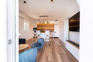 Bernie apartments with a pool