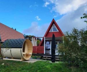 obrázek - Idyllisches Ferienhaus am See mit Fass-Sauna, Liegewiese und Grill im Bayer Wald