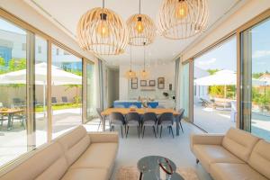 Villa Red & Blue heated pool, sauna, tennis