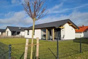 G11 Eingezäuntes Neubau-Haus in Eckwarderhörne - Großwürden