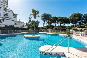 ViVi Homes - Robina - Pool - Terrace - close to beach