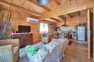 Lakeside Cabin Oasis w AC, By TimeCooler