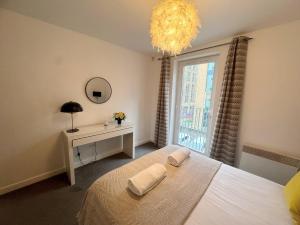 Blueberry Apartment with Free Parking & Near Station