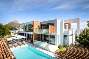 8 Bridle Road, Cape Town, 8001, South Africa.